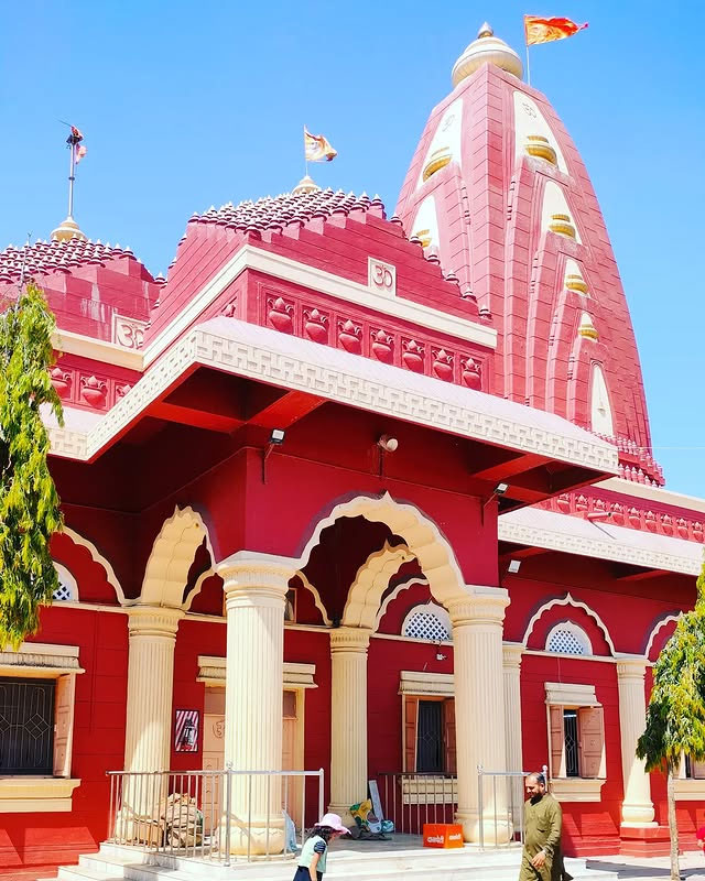 Devotees visiting the holy Nageshwar Jyotirlinga Temple near Dwarka in Gujarat, India